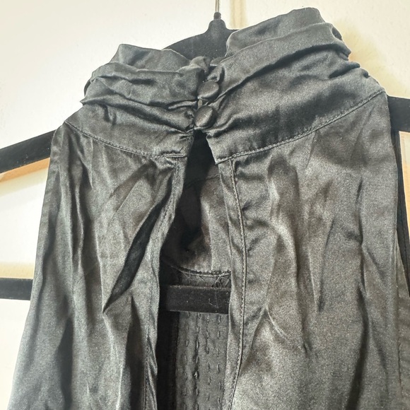 Bebe Black Silk Short Sleeve Top Medium Pinup Sexy Retro Y2K Sequin Blouse Shirt - Picture 8 of 9